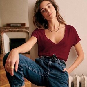 Maroon Deep V-Neck Women's Tee Size XL classic minimalist